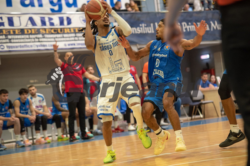 CSM Targu Jiu invinsa de rechini Oboseala s a facut simtita