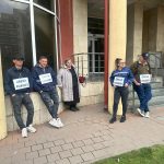 O femeie bolnava de o afectiune incurabila s a alaturat angajatilor in greva foamei pentru a i sprijini pe CEO