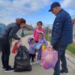 Bucurie cu ocazia Pastelui Zeci de copii din Balteni suprinsi de caravana Gorjeanul
