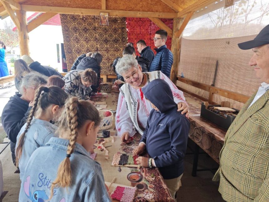 Fericire si traditie in Joia Mare la Parohia Ticleni