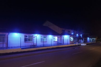 Gorjul in nuante de albastru pentru Ziua Autismului