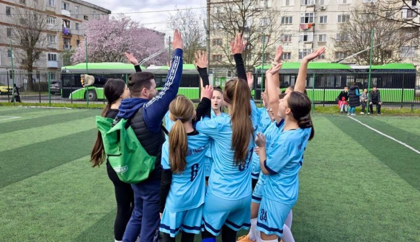Performanta deosebita a echipei de fotbal feminin U12 de la Scoala Gimnaziala Constantin Savoiu