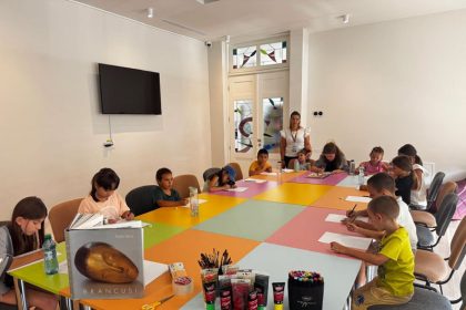 Atelier de pictura la Biblioteca Christian Tell Gorj forme simple si imaginatie nelimitata
