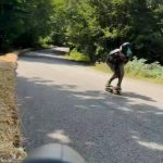 Coboara de pe munte cu viteza de peste 100 km h