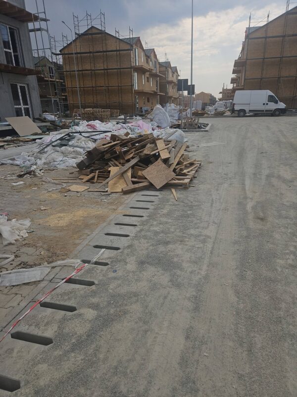 Targu Jiu Haos pe santiere Amenzi pentru deseurile de constructie