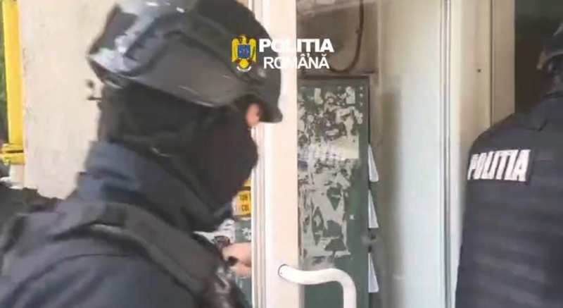 Targu jieni acuzati ca indemnau tinere la prostitutie retinuti in arest