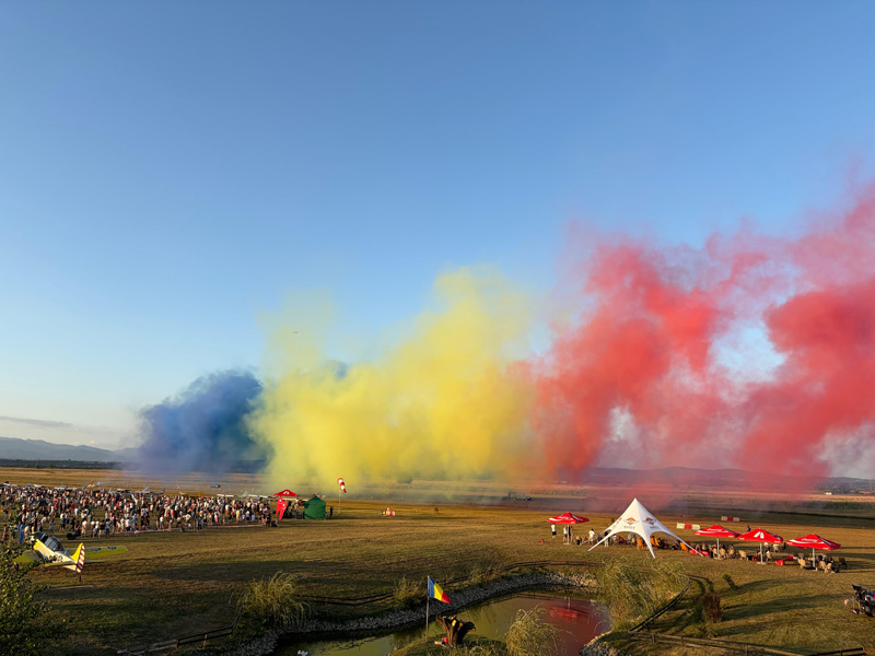 VIDEO Spectacol aviatic deosebit la Barza dedicat lui Brancusi