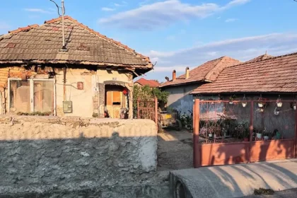 Adolescent din Runcu a strâns 5 ani bursa școlară ca să-și construiască o casă