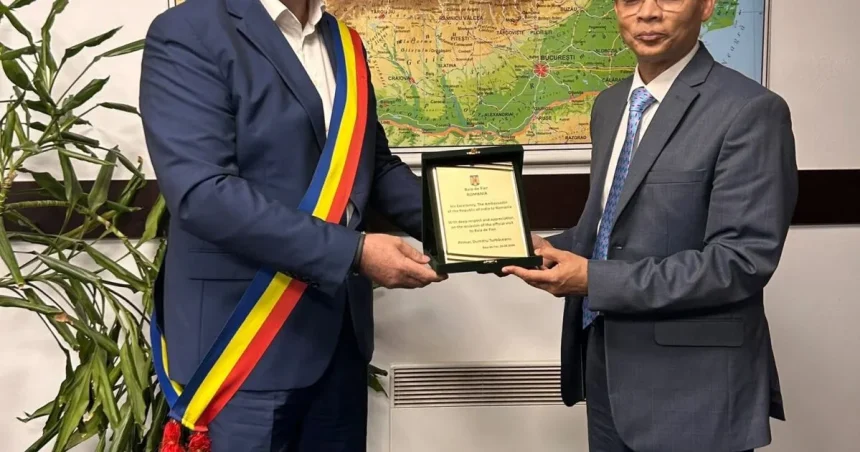 Ambasadorul Indiei a efectuat o vizită la Baia de Fier