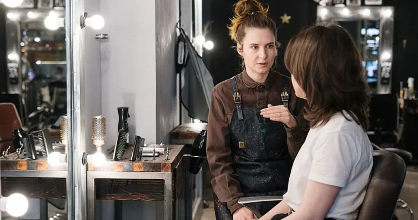 Ce să întrebi într-un salon nou înainte să te așezi pe scaun