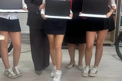Concurs de cultură generală pentru liceeni. Premii: biciclete, laptopuri și imprimante