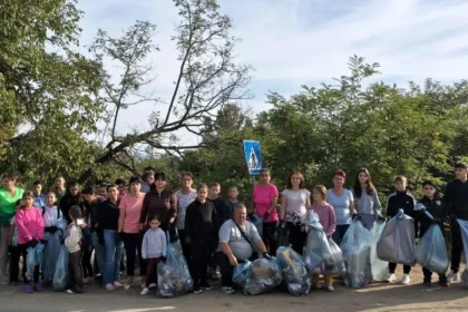 Elevii gorjeni, printre voluntarii care au ecologizat județul