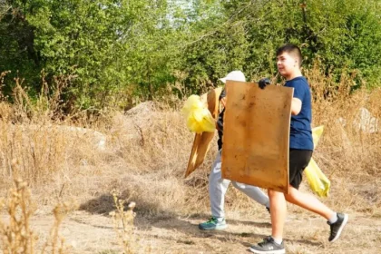 FOTO| Aproape 14.000 de voluntari au curățat zone din tot județul