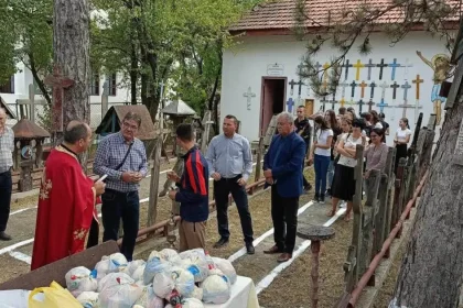 Înălțarea Sfintei Cruci, marcată la Muzeul Crucilor din Măceșu