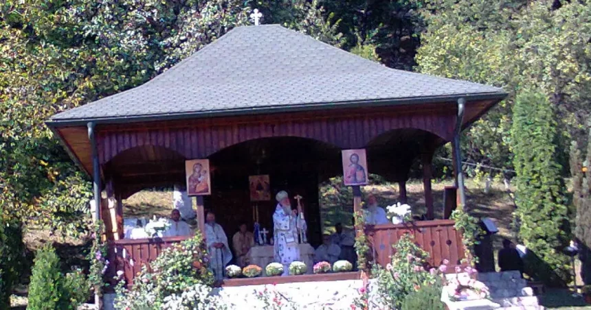 Liturghie arhierească la hramul Mănăstirii Târgu-Logrești