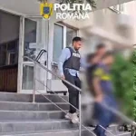 Minor de 17 ani, reținut după ce ar fi agresat doi tineri, la Turceni