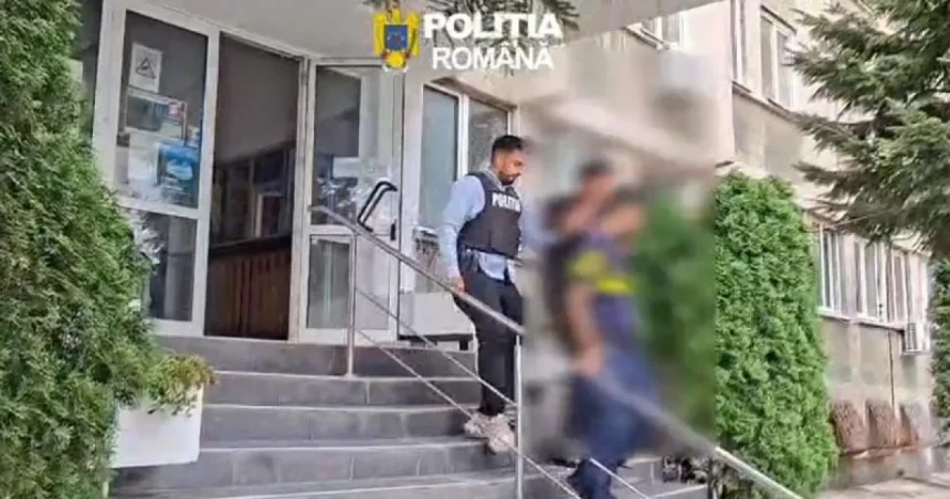 Minor de 17 ani, reținut după ce ar fi agresat doi tineri, la Turceni