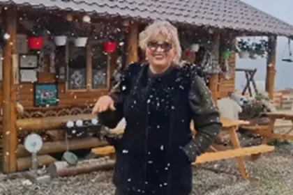 Ninsoare abundentă pe Transalpina, drumul rămâne închis circulației