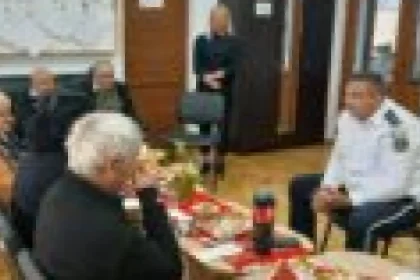 Polițiștii din Gorj îi învață pe seniori să nu cadă în plasa escrocilor