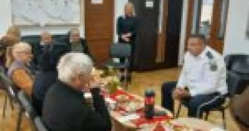 Polițiștii din Gorj îi învață pe seniori să nu cadă în plasa escrocilor