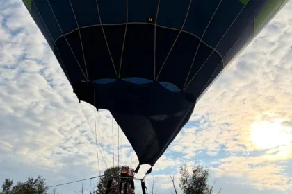 Video: Balonul cu aer cald, atracția turiștilor la Hobița!
