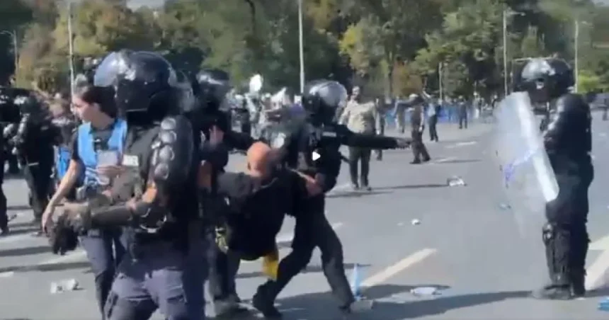 Violențe extreme și bătăi la protestul fermierilor