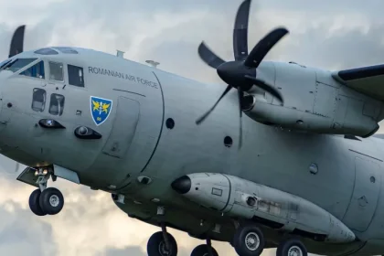 Aeronavă C-27J Spartan intervine pentru stingerea unui incendiu în zona alpină Rânca, Gorj