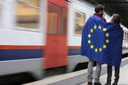 Ai 18 ani? Poți călători gratuit prin Europa! Înscrierile pentru DiscoverEU sunt deschise