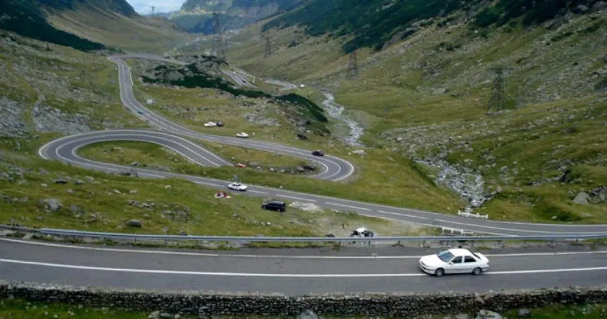 Gorjul atrage tot mai mulți turiști străini. Lună record pentru turismul de vară