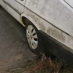 Mașinile abandonate ocupă parcările din Târgu Jiu. Riscurile pentru proprietari