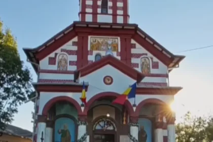 Resfințire de biserică și sfințire de capelă în Târgu Jiu, cu Mitropolitul Olteniei