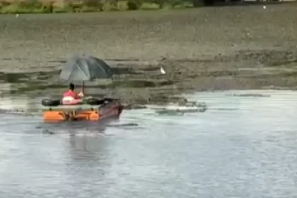 VIDEO Lacul de acumulare de pe Jiu, din zona Vădeni, a fost curățat